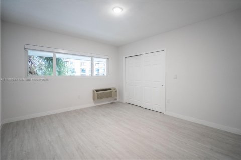 Apartamento en alquiler en Bay Harbor Islands, Florida, 1 dormitorio, 74.32 m2 № 1931381 - foto 9