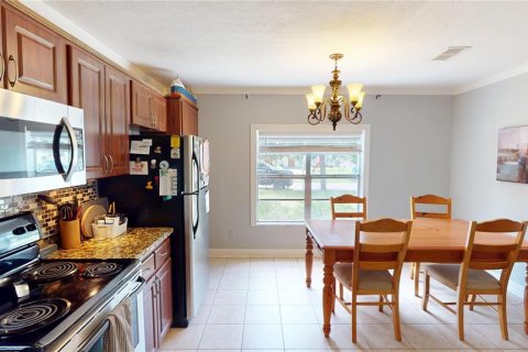 House in Tampa, Florida 3 bedrooms, 139.17 sq.m. № 1851427 - photo 19