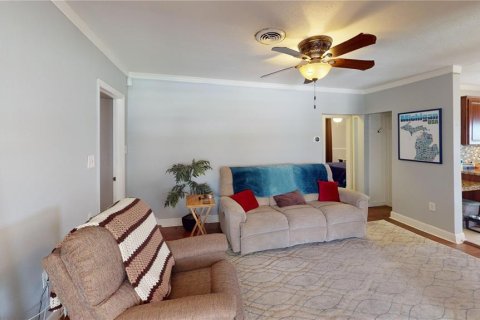 House in Tampa, Florida 3 bedrooms, 139.17 sq.m. № 1851427 - photo 11