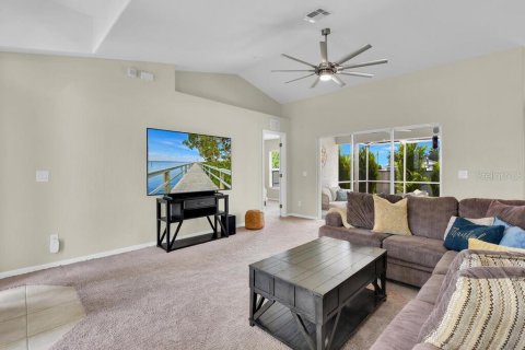 House in Cape Coral, Florida 3 bedrooms, 145.3 sq.m. № 1908642 - photo 6