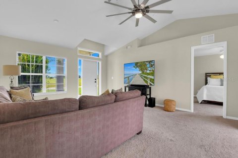 House in Cape Coral, Florida 3 bedrooms, 145.3 sq.m. № 1908642 - photo 5