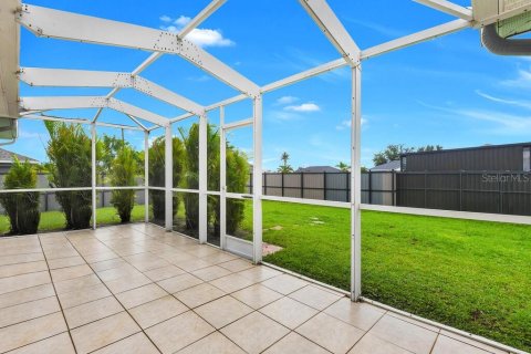 House in Cape Coral, Florida 3 bedrooms, 145.3 sq.m. № 1908642 - photo 25