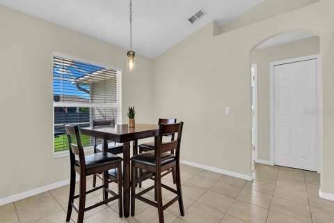 House in Cape Coral, Florida 3 bedrooms, 145.3 sq.m. № 1908642 - photo 11