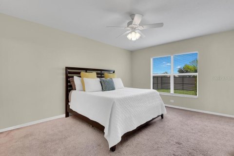 House in Cape Coral, Florida 3 bedrooms, 145.3 sq.m. № 1908642 - photo 13