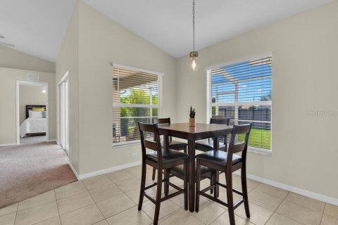 House in Cape Coral, Florida 3 bedrooms, 145.3 sq.m. № 1908642 - photo 12