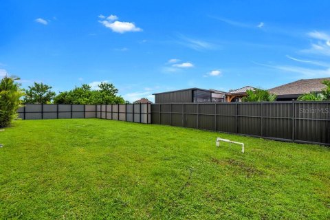 House in Cape Coral, Florida 3 bedrooms, 145.3 sq.m. № 1908642 - photo 27