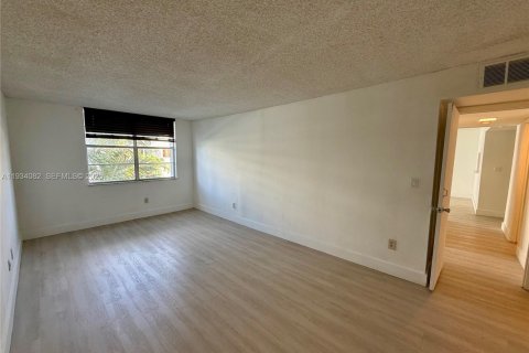 Снять в аренду кондоминиум в Майами, Флорида 2 спальни, 109.16м2, № 1992399 - фото 9