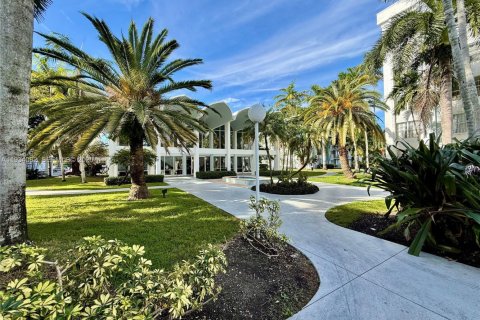 Снять в аренду кондоминиум в Майами, Флорида 2 спальни, 109.16м2, № 1992399 - фото 17