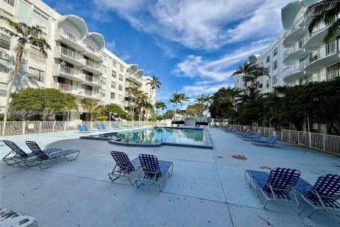 Снять в аренду кондоминиум в Майами, Флорида 2 спальни, 109.16м2, № 1992399 - фото 18