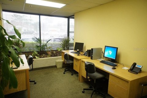 Commercial property in Longwood, Florida № 2221984 - photo 4