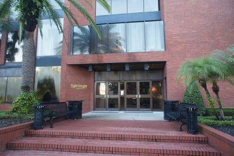 Commercial property in Longwood, Florida № 2221984