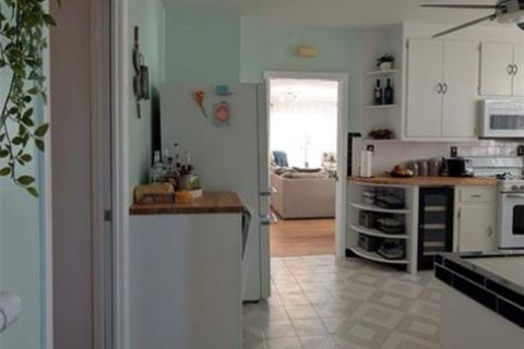 House in Tampa, Florida 3 bedrooms, 155.24 sq.m. № 2213318 - photo 7