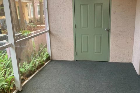 Condo in Coral Springs, Florida, 1 bedroom  № 1963419 - photo 16