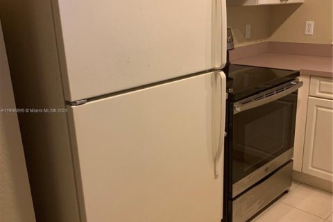 Condo in Coral Springs, Florida, 1 bedroom  № 1963419 - photo 9