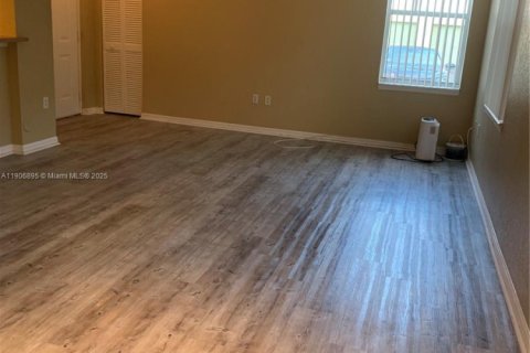 Condo in Coral Springs, Florida, 1 bedroom  № 1963419 - photo 17