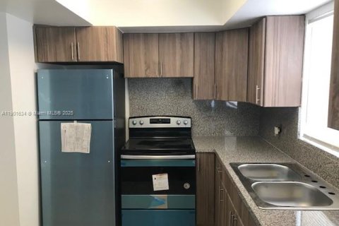 Townhouse in North Lauderdale, Florida 2 bedrooms, 102.94 sq.m. № 1953204 - photo 5