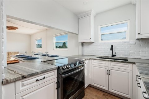 Condominio en venta en Saint Pete Beach, Florida, 2 dormitorios, 96.62 m2 № 2217407 - foto 19