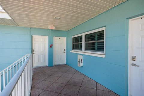 Condominio en venta en Saint Pete Beach, Florida, 2 dormitorios, 96.62 m2 № 2217407 - foto 11