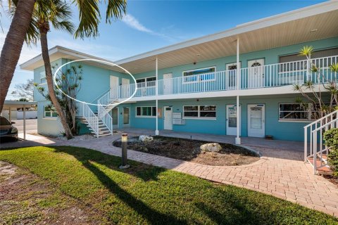 Condominio en venta en Saint Pete Beach, Florida, 2 dormitorios, 96.62 m2 № 2217407 - foto 9