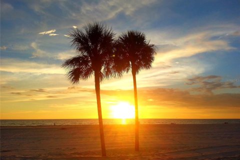 Condominio en venta en Saint Pete Beach, Florida, 2 dormitorios, 96.62 m2 № 2217407 - foto 27