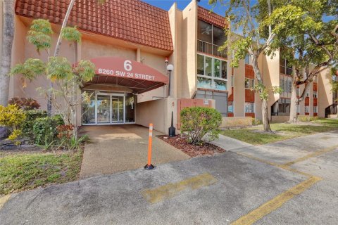 Copropriété à vendre à North Lauderdale, Floride: 1 chambre, 80.82 m2 № 2328186 - photo 3