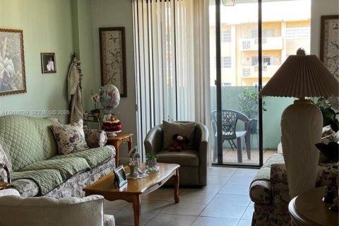 Apartment in Hialeah, Florida 1 bedroom, 66.15 sq.m. № 2022290 - photo 5