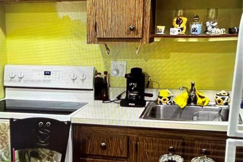 Apartment in Hialeah, Florida 1 bedroom, 66.15 sq.m. № 2022290 - photo 11