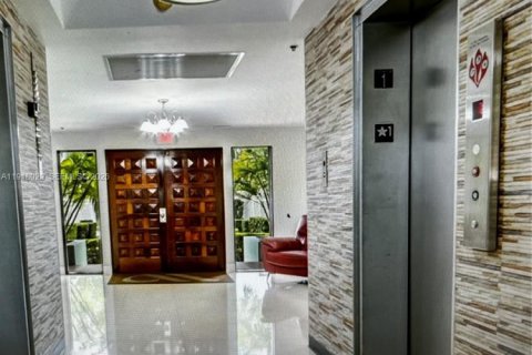 Apartment in Hialeah, Florida 1 bedroom, 66.15 sq.m. № 2022290 - photo 4