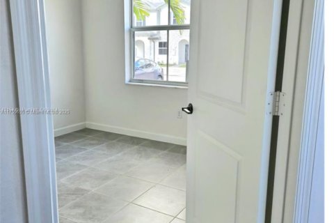 Villa ou maison à louer à Homestead, Floride: 3 chambres № 1706031 - photo 8
