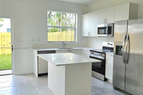 Villa ou maison à louer à Homestead, Floride: 3 chambres № 1706031 - photo 10