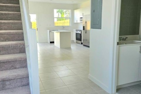 Villa ou maison à louer à Homestead, Floride: 3 chambres № 1706031 - photo 4