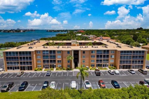 Снять в аренду кондоминиум в Ларго, Флорида 2 спальни, 91.04м2, № 2196462 - фото 3