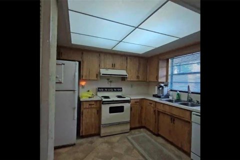 Villa ou maison à vendre à Winter Haven, Floride: 2 chambres, 108.14 m2 № 1549605 - photo 6