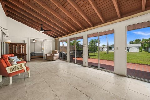 Villa ou maison à vendre à Port Charlotte, Floride: 3 chambres, 173.36 m2 № 2344927 - photo 30