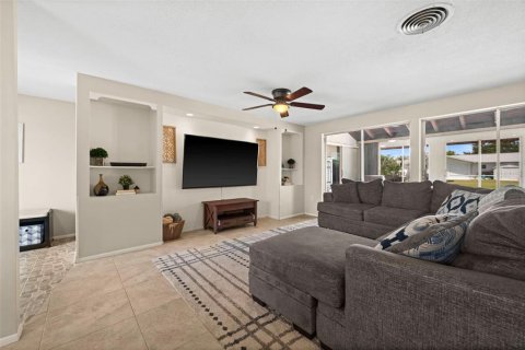 Villa ou maison à vendre à Port Charlotte, Floride: 3 chambres, 173.36 m2 № 2344927 - photo 8