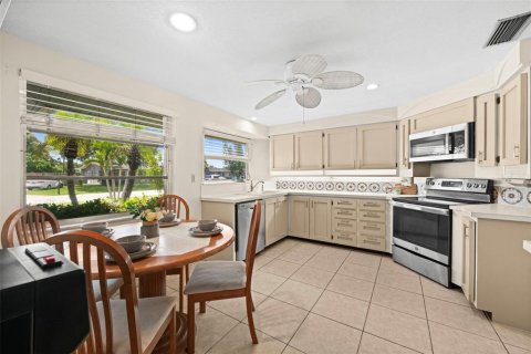 Villa ou maison à vendre à Port Charlotte, Floride: 3 chambres, 173.36 m2 № 2344927 - photo 11