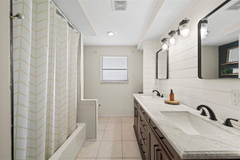 Villa ou maison à vendre à Port Charlotte, Floride: 3 chambres, 173.36 m2 № 2344927 - photo 25