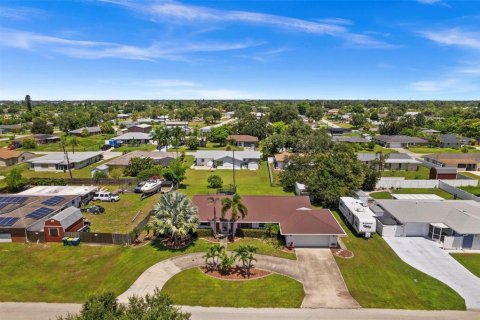 Villa ou maison à vendre à Port Charlotte, Floride: 3 chambres, 173.36 m2 № 2344927 - photo 4