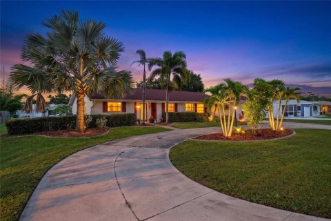 Villa ou maison à vendre à Port Charlotte, Floride: 3 chambres, 173.36 m2 № 2344927 - photo 2