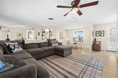 Villa ou maison à vendre à Port Charlotte, Floride: 3 chambres, 173.36 m2 № 2344927 - photo 7