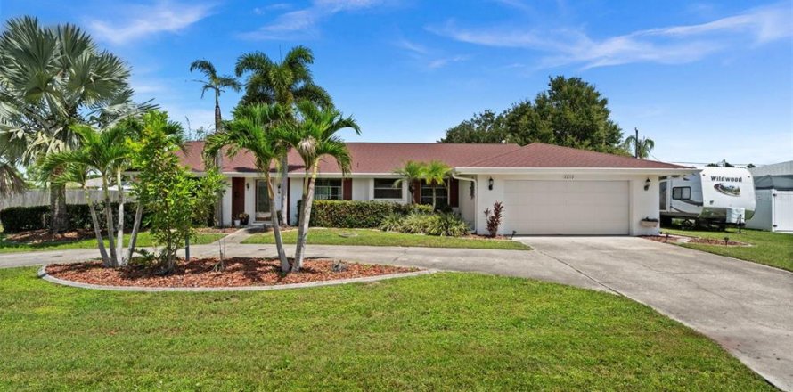 Villa ou maison à Port Charlotte, Floride 3 chambres, 173.36 m2 № 2344927