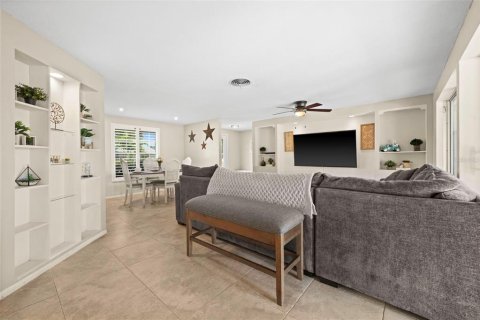 Villa ou maison à vendre à Port Charlotte, Floride: 3 chambres, 173.36 m2 № 2344927 - photo 9