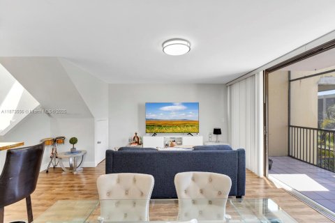 Condo in Davie, Florida, 2 bedrooms  № 1926151 - photo 13