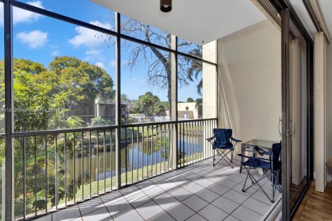 Condo in Davie, Florida, 2 bedrooms  № 1926151 - photo 17