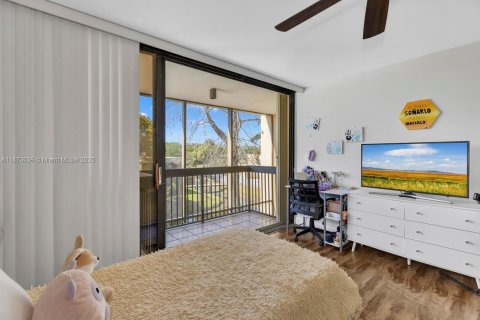 Condo in Davie, Florida, 2 bedrooms  № 1926151 - photo 27