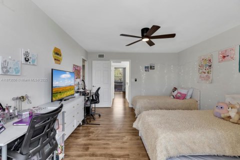 Condo in Davie, Florida, 2 bedrooms  № 1926151 - photo 28