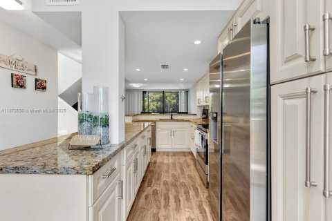 Condo in Davie, Florida, 2 bedrooms  № 1926151 - photo 3