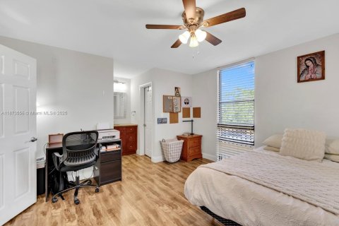 Condo in Davie, Florida, 2 bedrooms  № 1926151 - photo 22