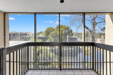 Condo in Davie, Florida, 2 bedrooms  № 1926151 - photo 29