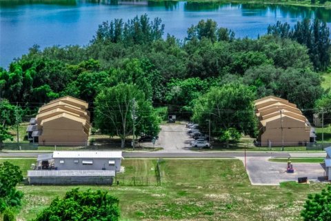 Commercial property in Avon Park, Florida 1605.35 sq.m. № 2337275
